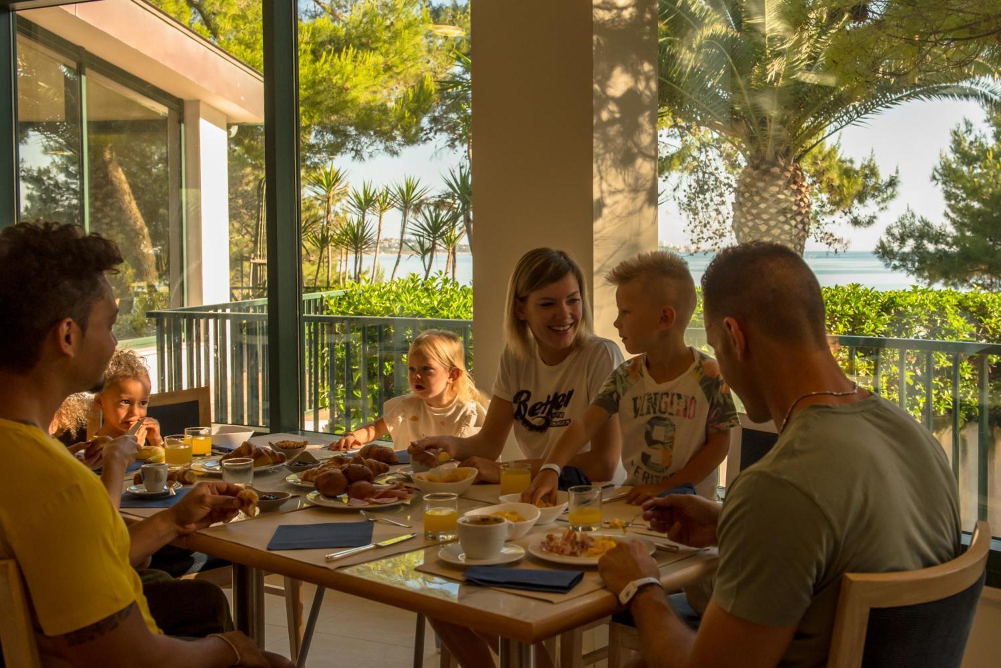 Gattarella Family Resort Puglia- Seaside Rooms And Suites With Premium Half-Board A La Carte 비에스테 외부 사진