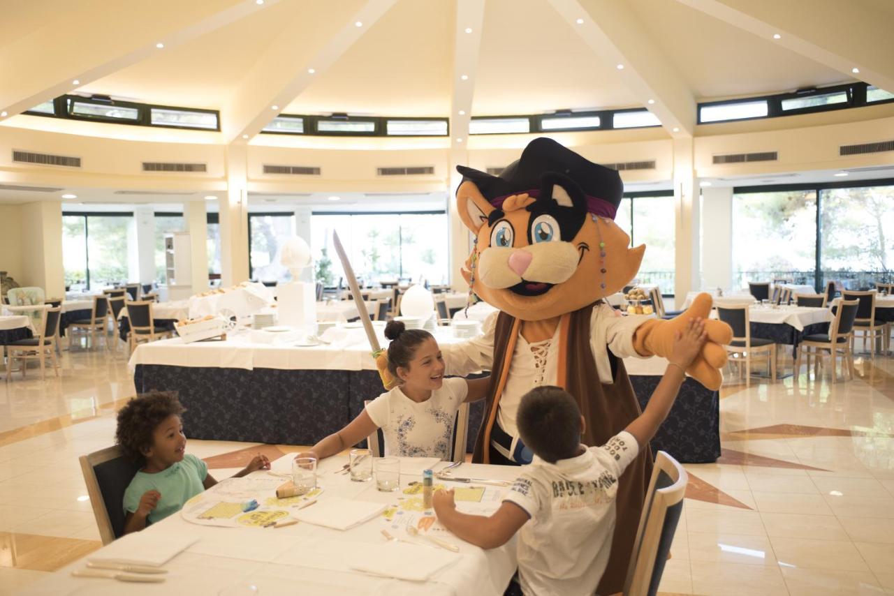 Gattarella Family Resort Puglia- Seaside Rooms And Suites With Premium Half-Board A La Carte 비에스테 외부 사진